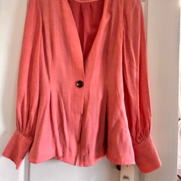 Light one button Blazer - Picture 3 of 6